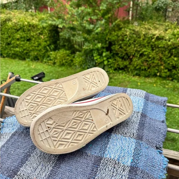 Skechers white Slip-On platform Sneakers with USA 🇺🇸 flag diamond Accents size 7 - Picture 9 of 9